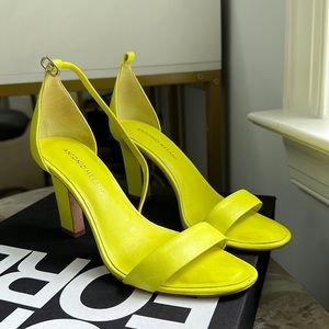 Antonio Melani neon pumps : great for going out!